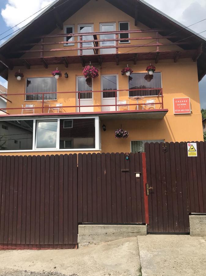 Vila Nina Hotel Azuga Zewnętrze zdjęcie